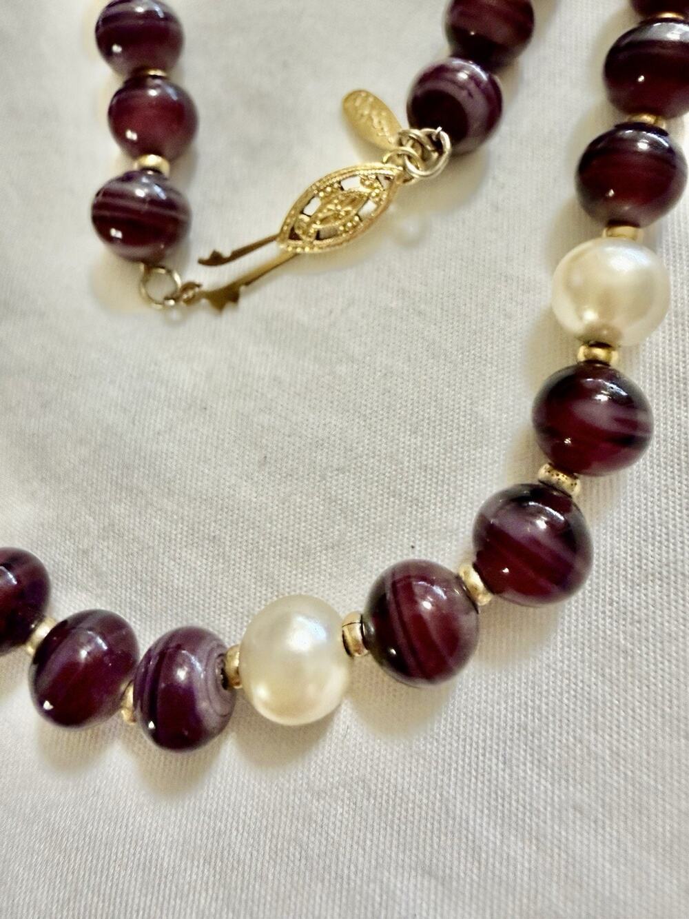 Vintage NAPIER Purple Swirl Art Glass & Metal Gold Tone Beads & Pearl Necklace